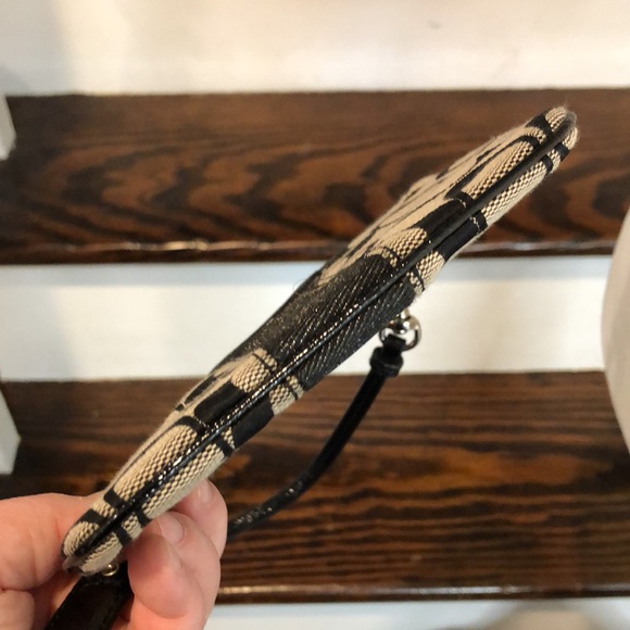 COACH Black Patent Leather Grey Canvas Jacquard Signature C Wristlet - Picture 8 of 10